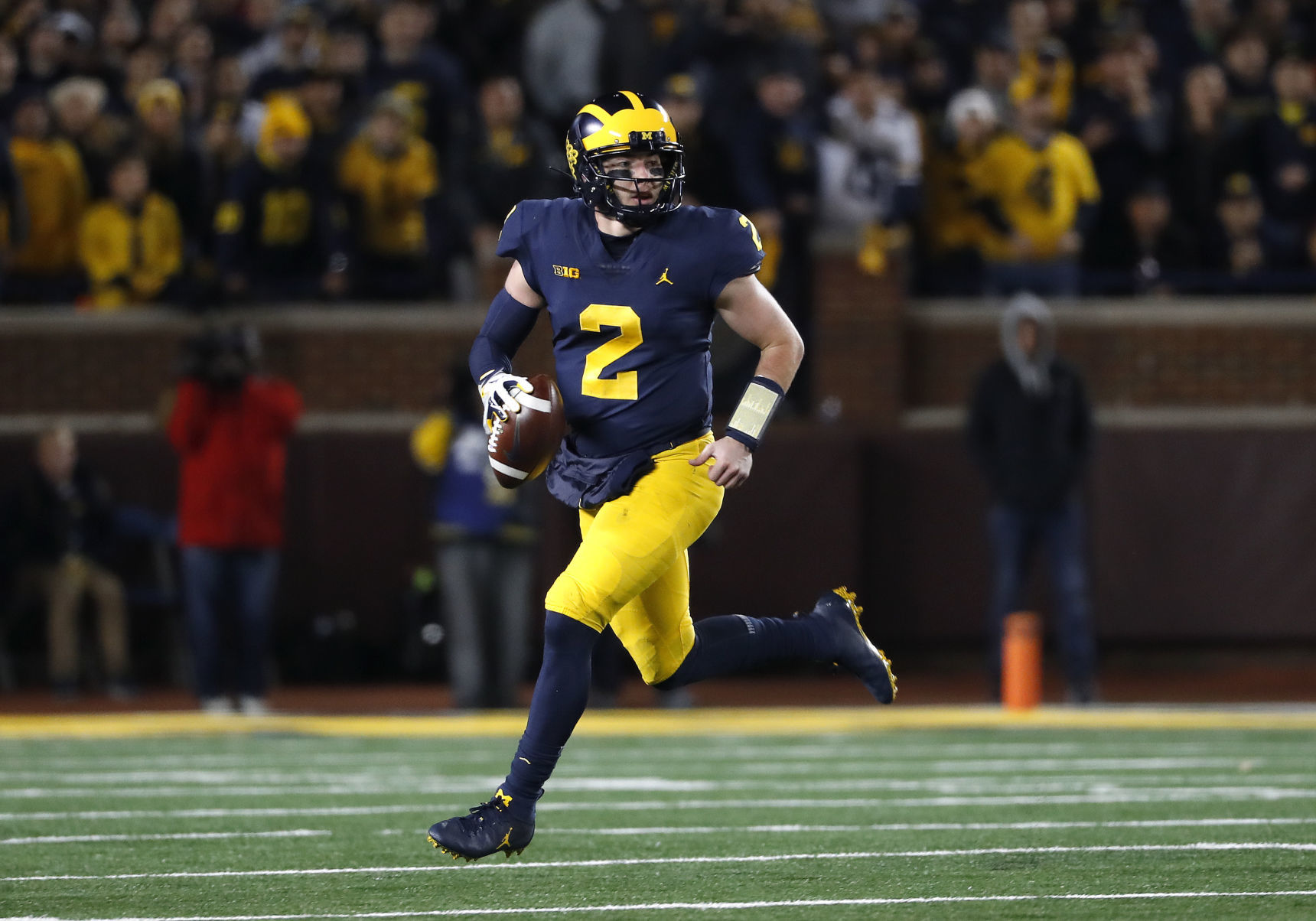 Wolverines 38, Badgers 13